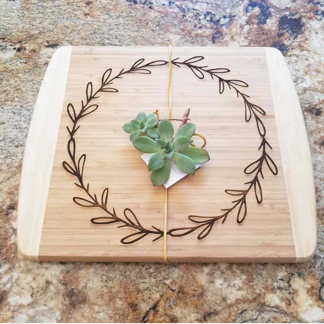 Cutting Board - Wreath